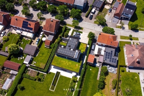extensief groendak naturoof in oekene